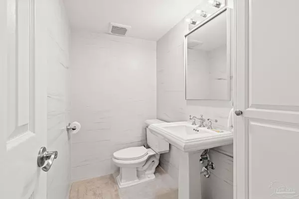 Pensacola, FL 32507,4735 Huron Dr