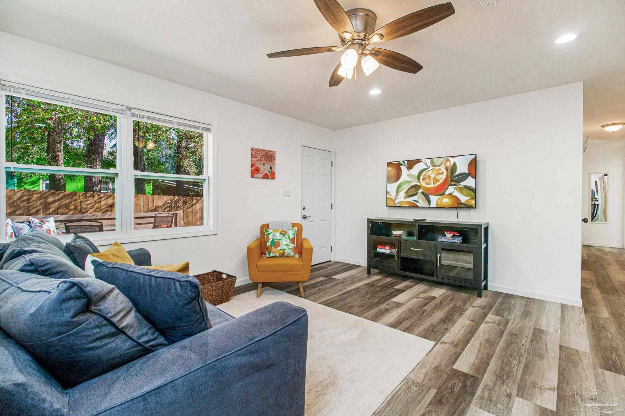 Pensacola, FL 32503,100 Mango St