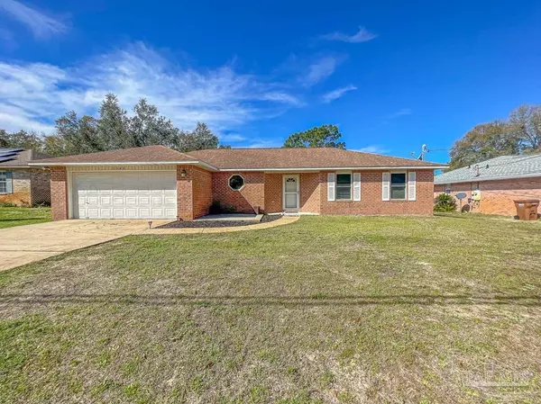 7380 Calle Ln, Navarre, FL 32566