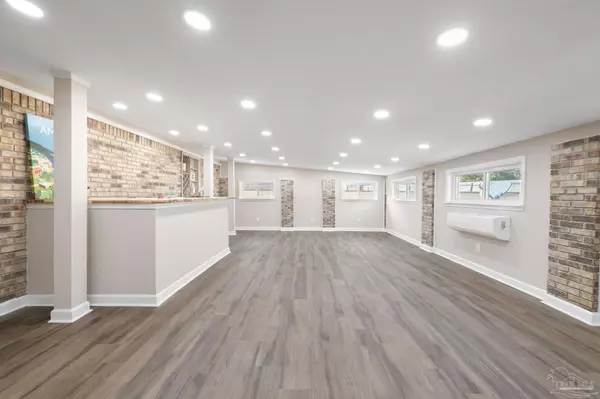 Pensacola, FL 32503,612 Royce St