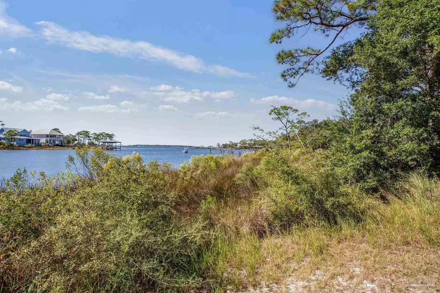 16299 Narwhal Dr, Pensacola, FL 32507