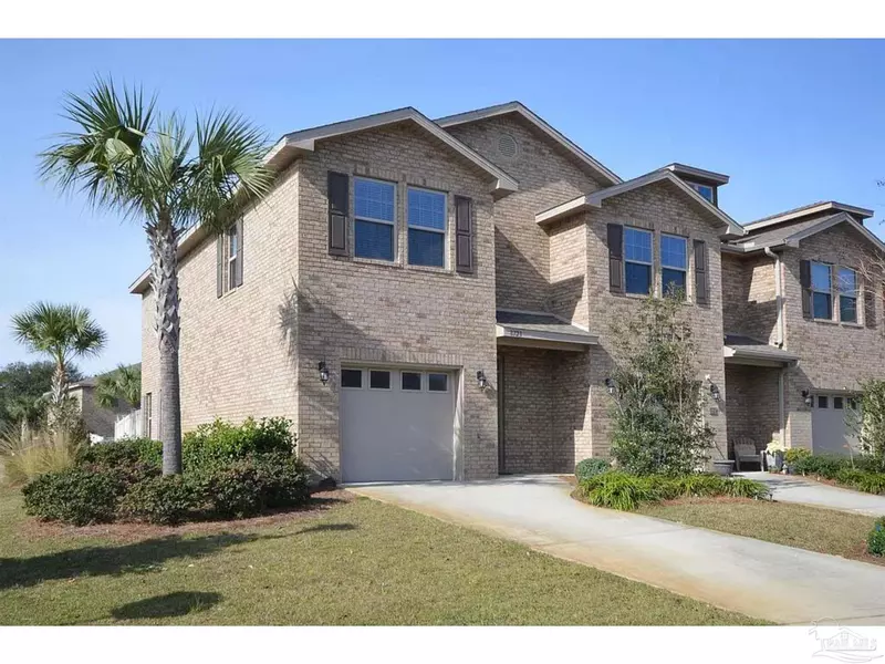 8723 Brown Pelican Cir, Navarre, FL 32566