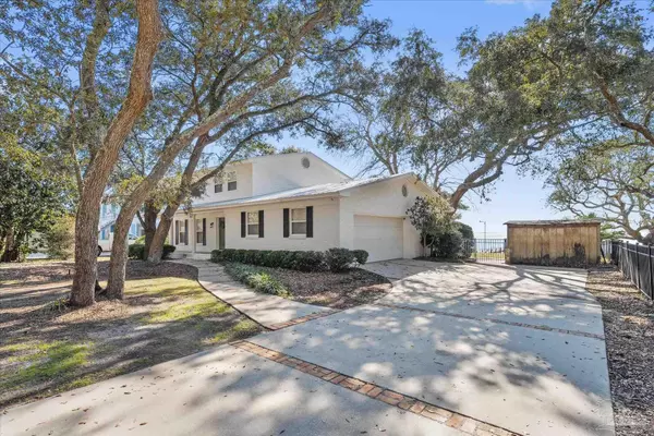 Gulf Breeze, FL 32563,4429 Soundside Dr