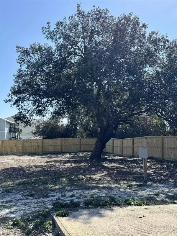 Pensacola, FL 32507,6131 Don Carlos Dr