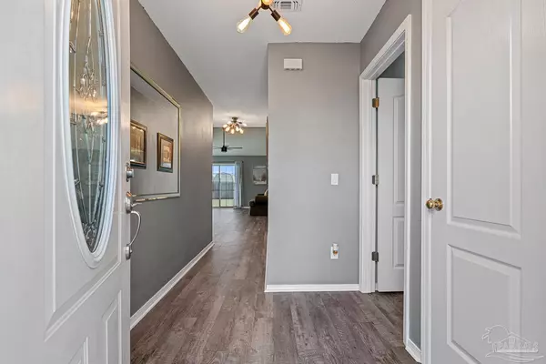613 Hanley Downs Dr,  Cantonment,  FL 32533