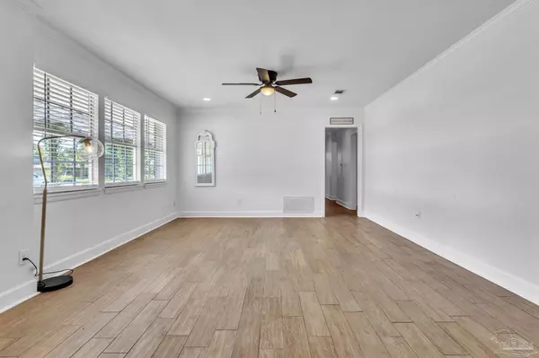 Gulf Breeze, FL 32561,405 Navarre St