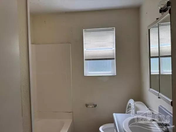 Pensacola, FL 32505,4011 W Jackson St