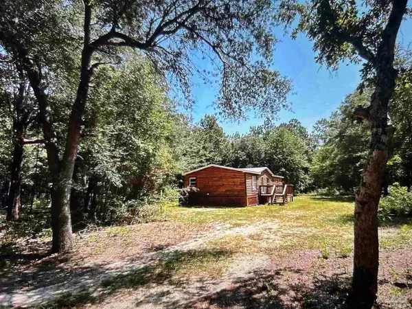 6662 Shaggy Oaks Dr, Milton, FL 32583