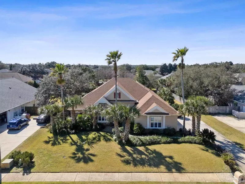 1175 Grand Pointe Dr, Gulf Breeze, FL 32563