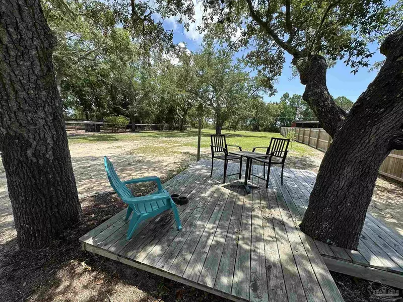 301 Katie St, Milton, FL 32583