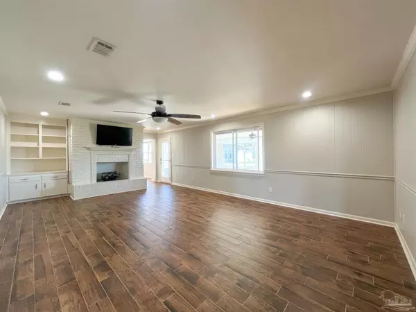 Molino, FL 32577,5428 N Hwy 29