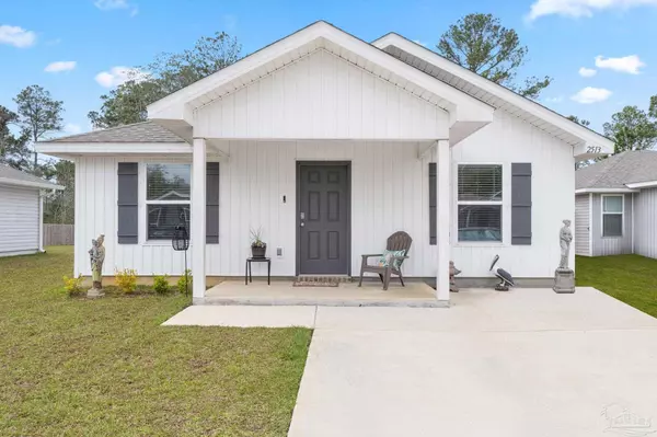 2513 Sutton Place Dr, Cantonment, FL 32533