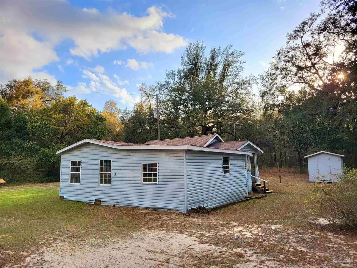 Milton, FL 32583,7474 Embers Ln