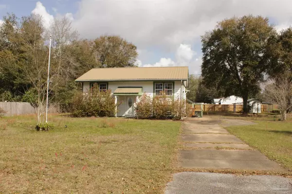 4398 N Spencer Field Rd, Pace, FL 32571