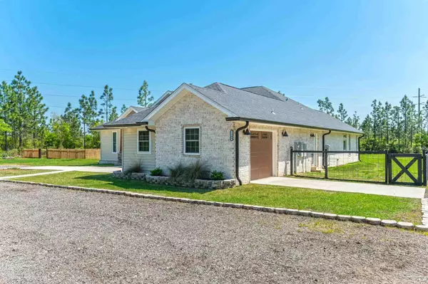 Pace, FL 32571,7568 Spears Crossing Ln