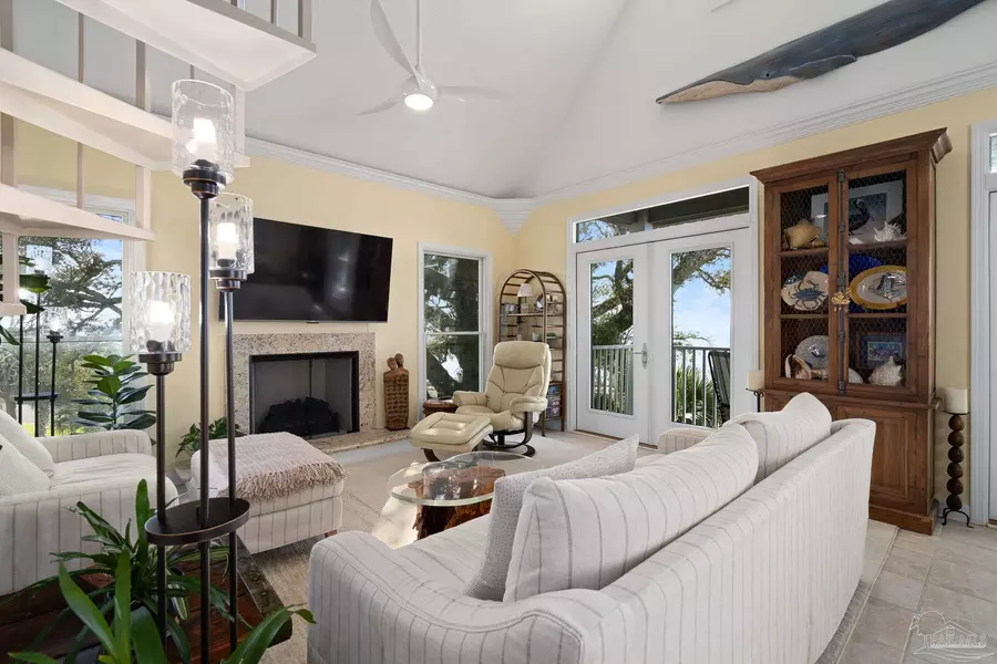 534 E Zaragoza St, Pensacola, FL 32502
