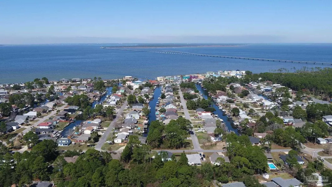 3212 Duke Dr, Gulf Breeze, FL 32563