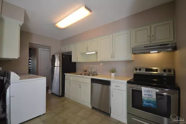 Pensacola, FL 32507,4728 Huron Dr