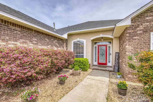 Pensacola, FL 32507,4986 Vizcaya Dr