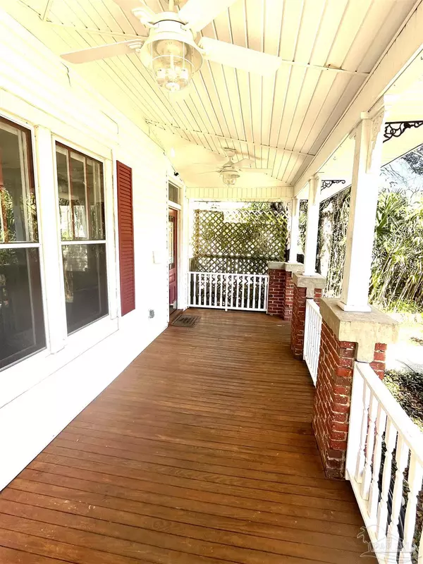 Pensacola, FL 32501,909 N Devilliers St