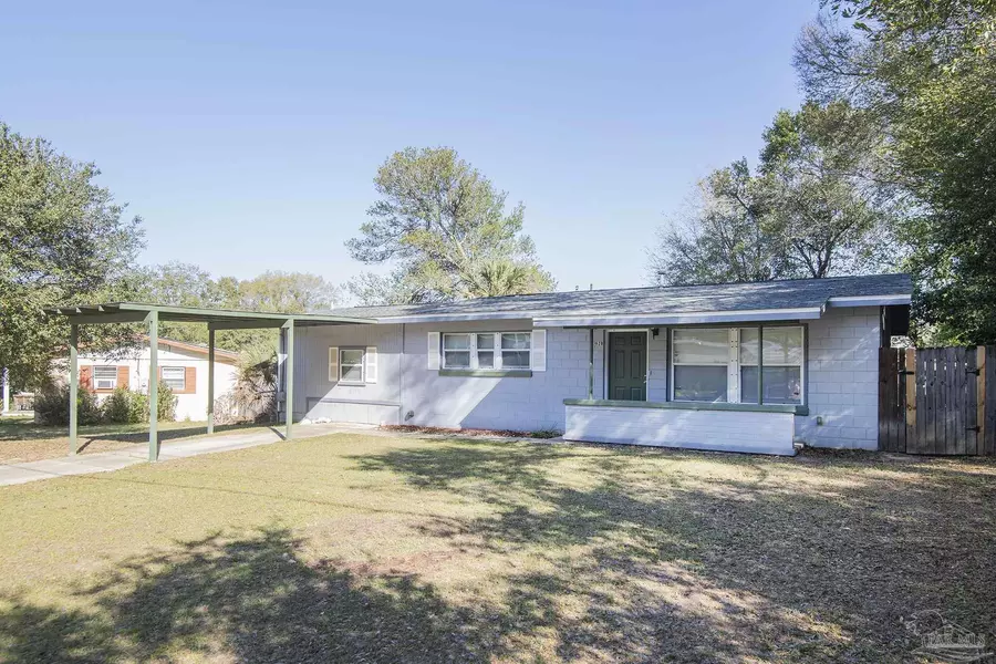 928 Cranbrook Ave, Pensacola, FL 32505