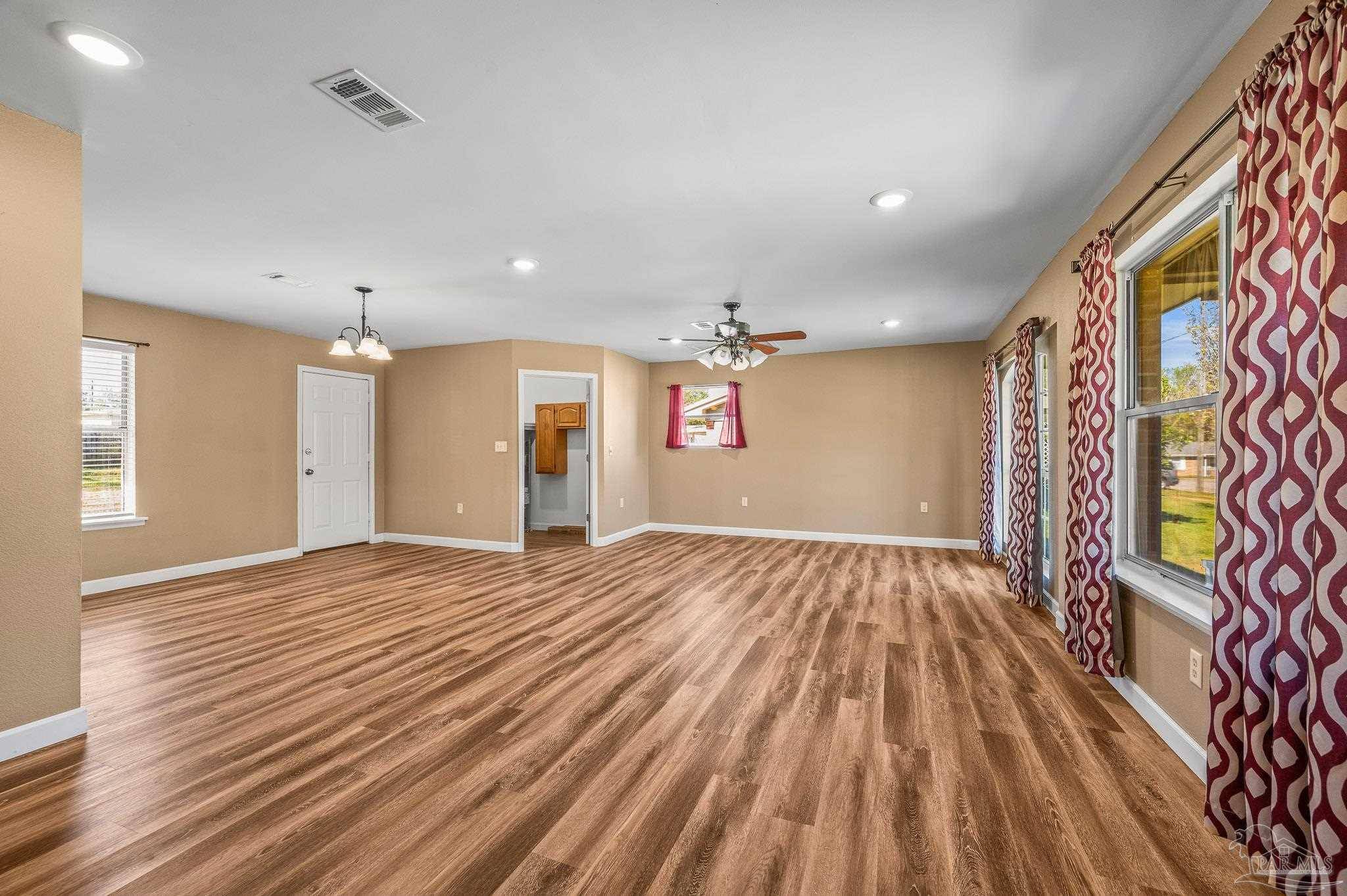 Cantonment, FL 32533,1139 Grenelefe Dr