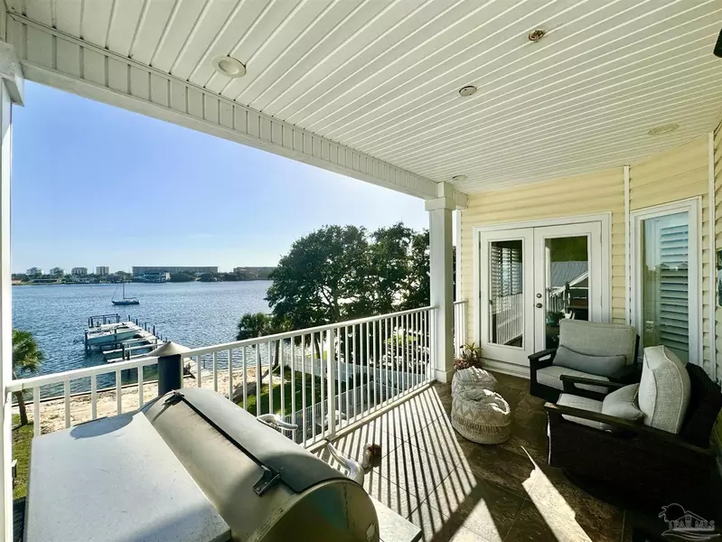 105 Brooks St, Ft Walton Beach, FL 32548