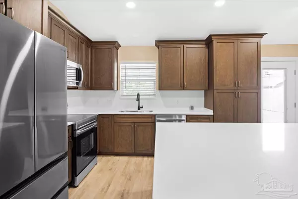 Gulf Breeze, FL 32563,1351 Sanibel Ln