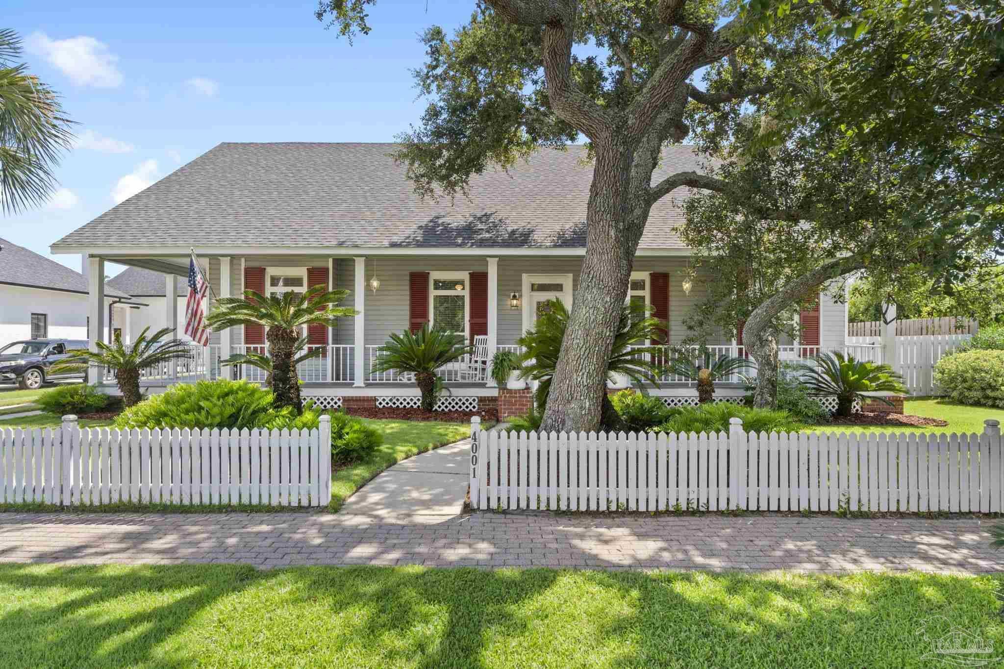 4001 Landfall Dr, Pensacola, FL 32507