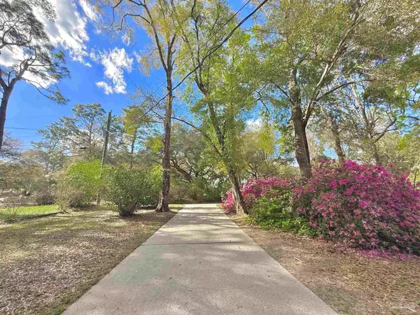 Cantonment, FL 32533,185 Deerfoot Ln