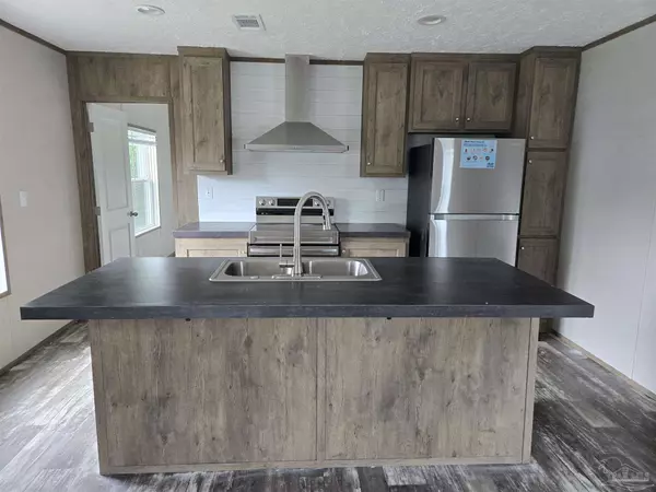 Pensacola, FL 32507,8588 Alvarado Calzada