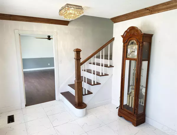 Pensacola, FL 32504,6210 Maybelle Dr