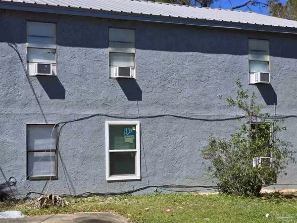 Pensacola, FL 32506,7390 Esther St