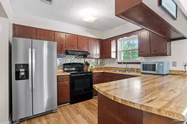 Pensacola, FL 32526,6548 Bellview Pines Pl