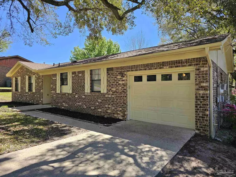 595 Childers St, Pensacola, FL 32534