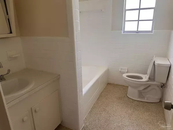 Pensacola, FL 32504,1212 Dunmire St