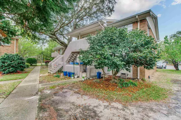 Gulf Breeze, FL 32561,1100 Shoreline Dr