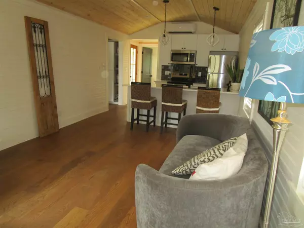 Pensacola, FL 32505,705 N Wentworth