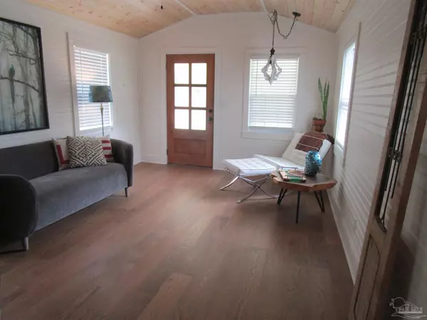 Pensacola, FL 32505,705 N Wentworth