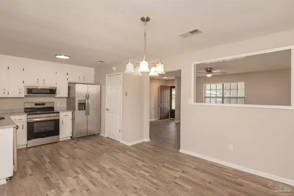 Milton, FL 32570,6466 Charleston Ct