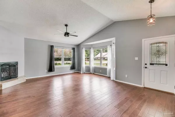Gulf Breeze, FL 32563,2803 Clearlake Pl