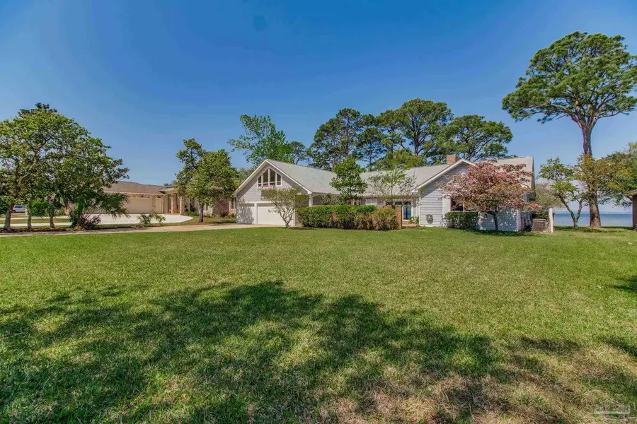 5202 Pale Moon Dr, Pensacola, FL 32507