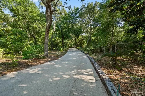 Pensacola, FL 32507,14755 Innerarity Pt Rd