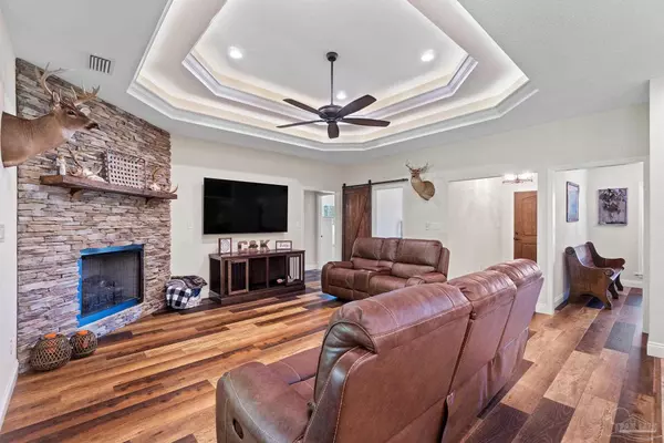 Pace, FL 32571,9241 Sage Forest Ln