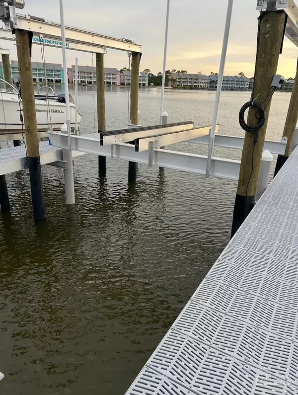 Pensacola, FL 32507,16080 Innerarity Pt Rd