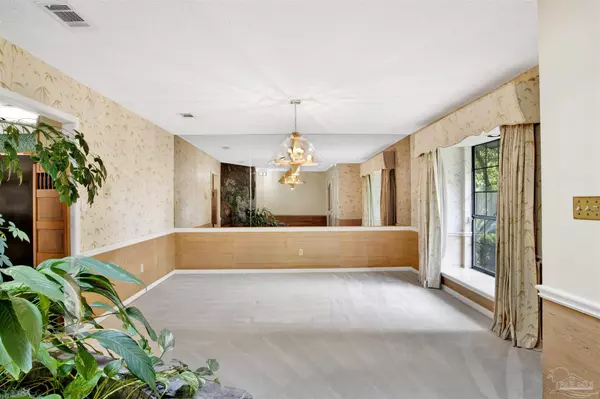 Pensacola, FL 32504,1040 Dunmire St