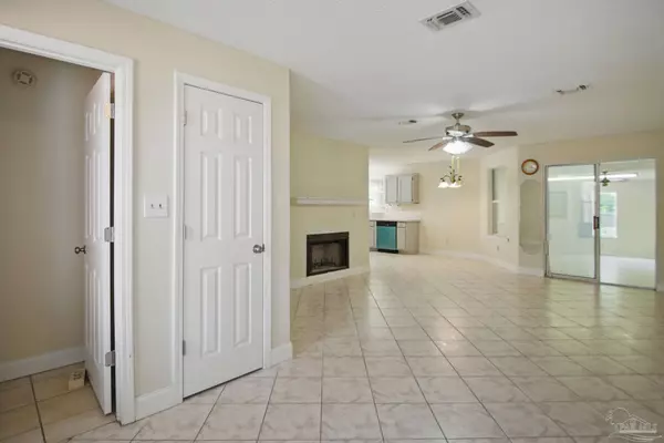 Pensacola, FL 32507,7621 Old Hickory Dr