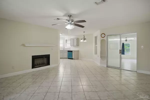 Pensacola, FL 32507,7621 Old Hickory Dr