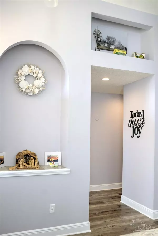 Navarre, FL 32566,2006 Biscayne Blvd