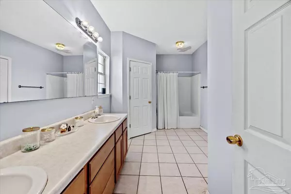 Pace, FL 32571,5761 Twisted Oak Ct